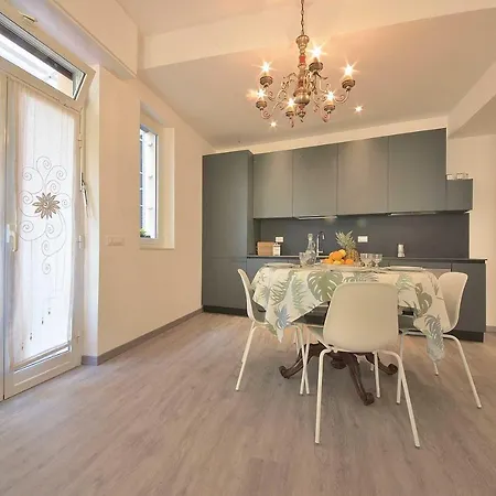 Casa Camelia - Terrazza Privata, A 15 Minuti A Piedi Dalle Spiagge Wifi E Ac Διαμέρισμα *