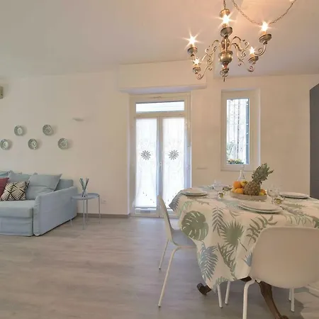 Casa Camelia - Terrazza Privata, A 15 Minuti A Piedi Dalle Spiagge Wifi E Ac Διαμέρισμα *