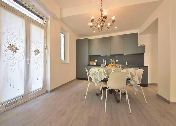 Casa Camelia - Terrazza Privata, A 15 Minuti A Piedi Dalle Spiagge Wifi E Ac 아파트 *